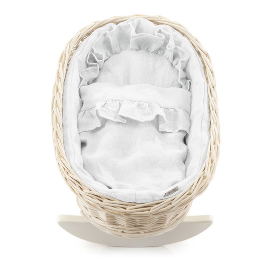 Mimi wiklinowa kołyska dla lalek z białym obszyciem, z poduszką i kołderką TheWickerStories