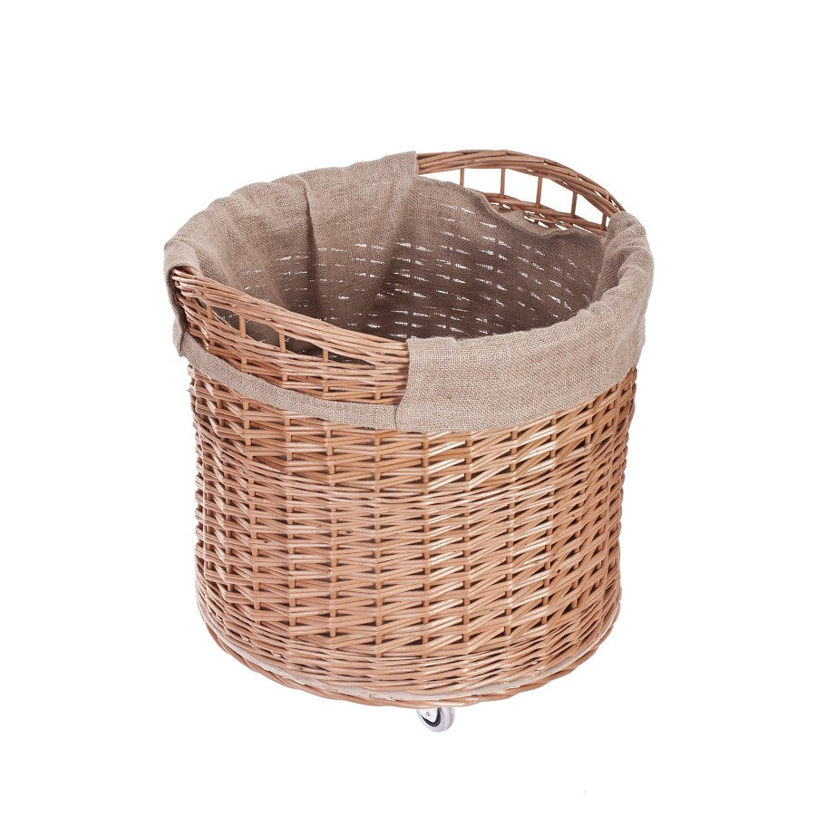 Caros wiklinowy koszyk pojemnik z jutowym obszyciem i kółkami TheWickerStories