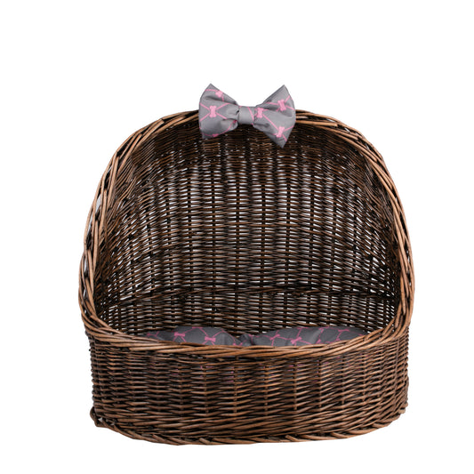 Elsa wiklinowy koszyk legowisko dla zwierząt z szarą poduszką i kokardą TheWickerStories