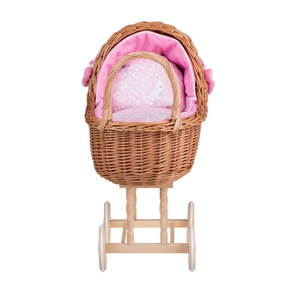 Lena wiklinowy wózek dla lalek z różowym obszyciem, kołderką i poduszką TheWickerStories
