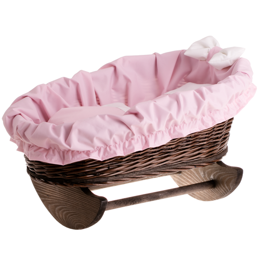 Mimi wiklinowa kołyska dla lalek z różowym obszyciem, poduszką i kołderką TheWickerStories