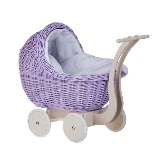 Lili wiklinowy wózek dla lalek z białym obszyciem, kołderką i poduszką TheWickerStories