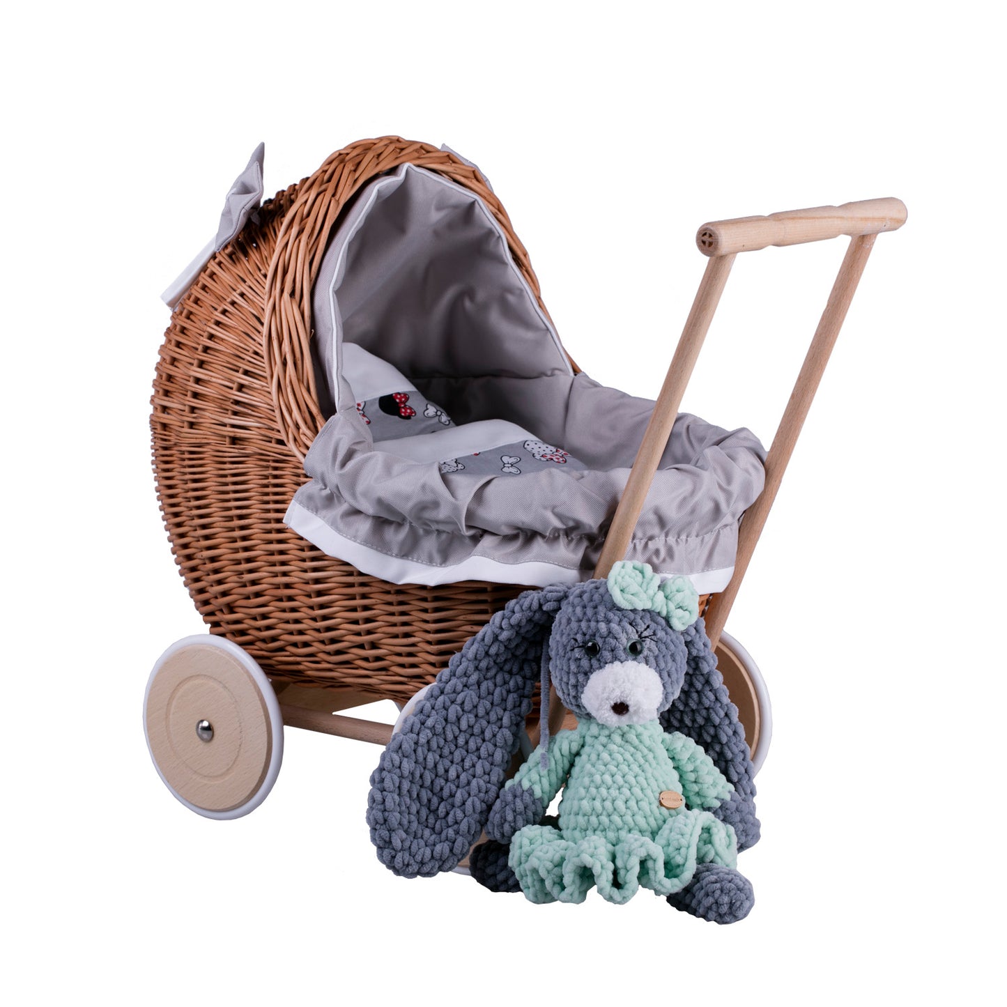 Lili wiklinowy wózek dla lalek z szarym obszyciem, kołderką i poduszką TheWickerStories