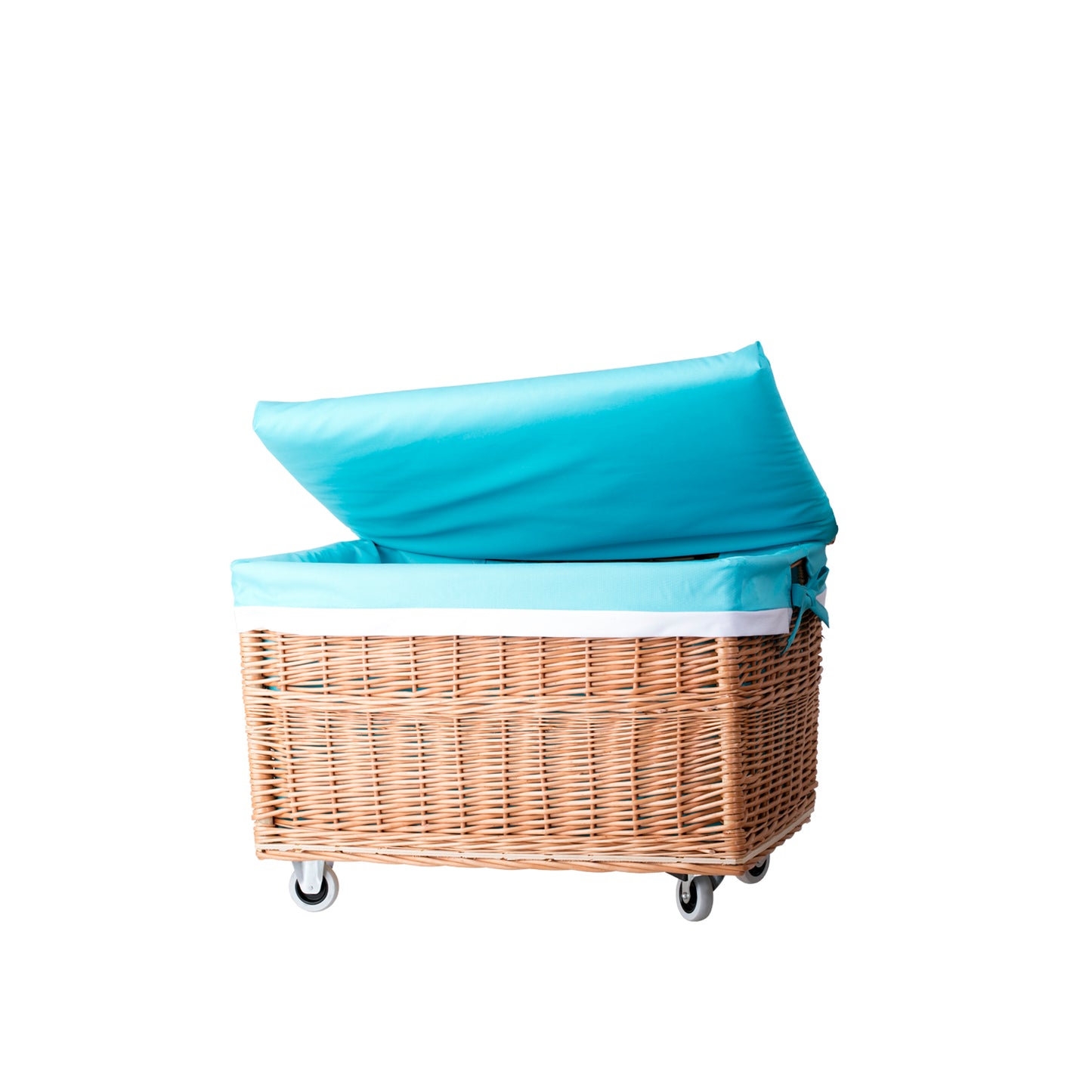 Cervus wiklinowy kosz z niebieskim obszyciem i kółkami TheWickerStories