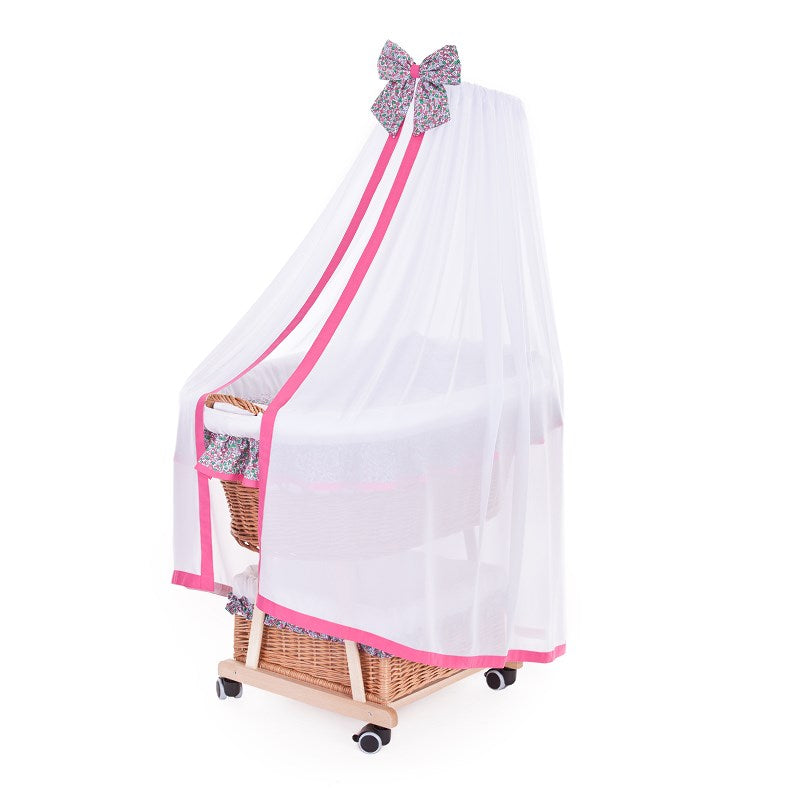 Papilio wiklinowy wózek niemowlęcy z różowym obszyciem, baldachimem, poduszką i kołderką TheWickerStories