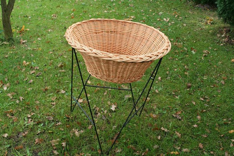 Kirvelia wiklinowy stojak ekspozycyjny na owoce i warzywa z metalowym stelażem TheWickerStories