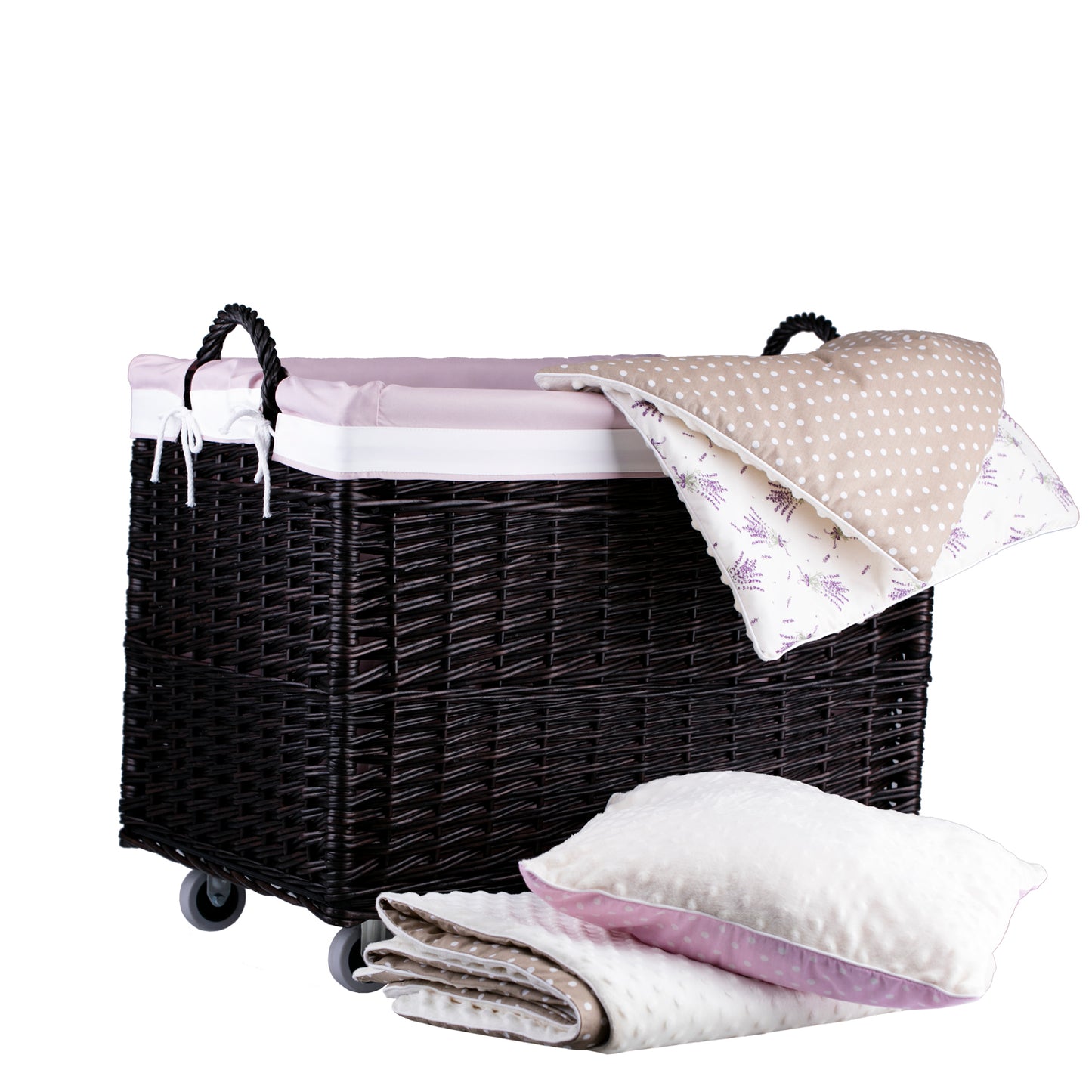 Salux wiklinowy koszyk z różowym obszyciem i kółkami TheWickerStories