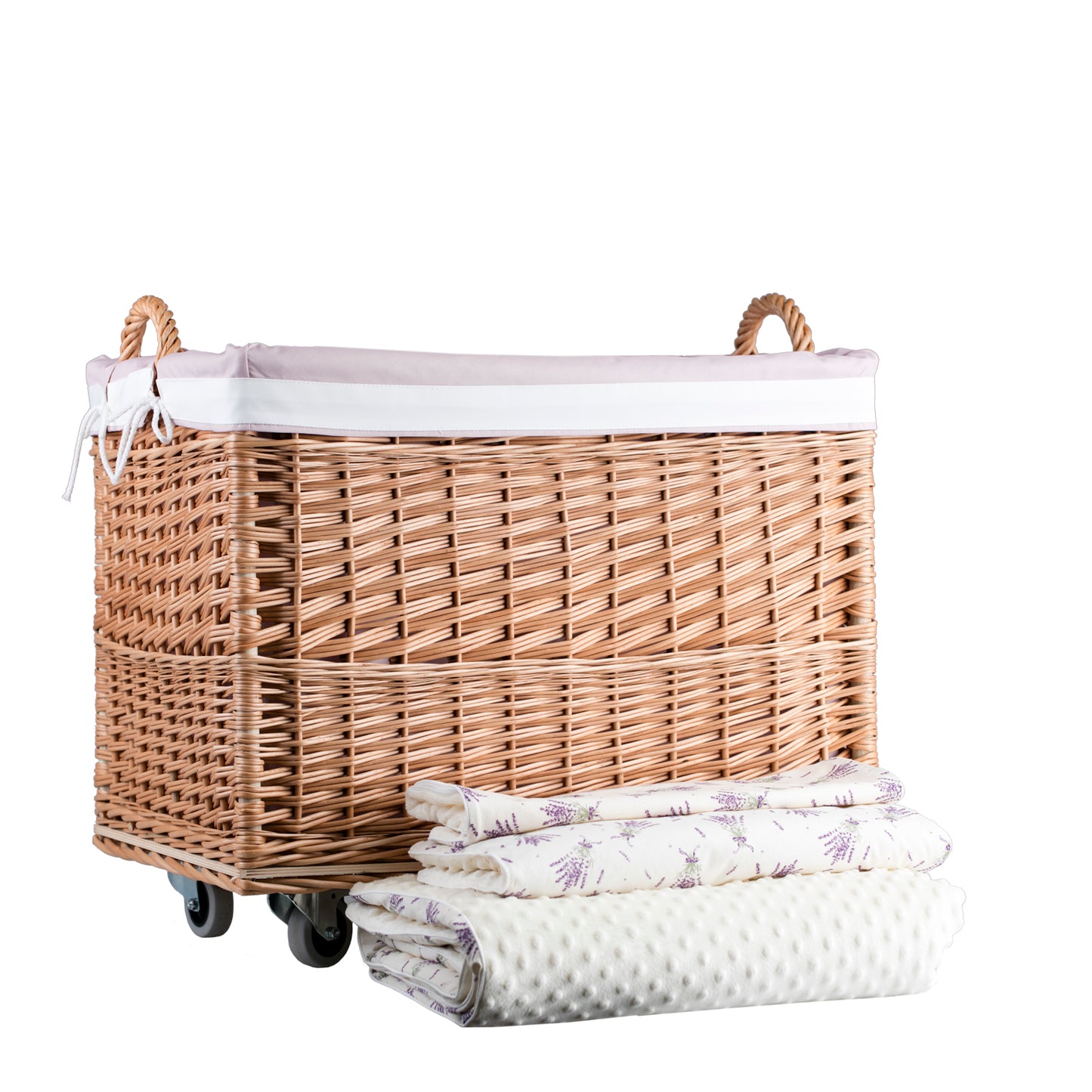 Salux wiklinowy koszyk z różowym obszyciem i kółkami TheWickerStories