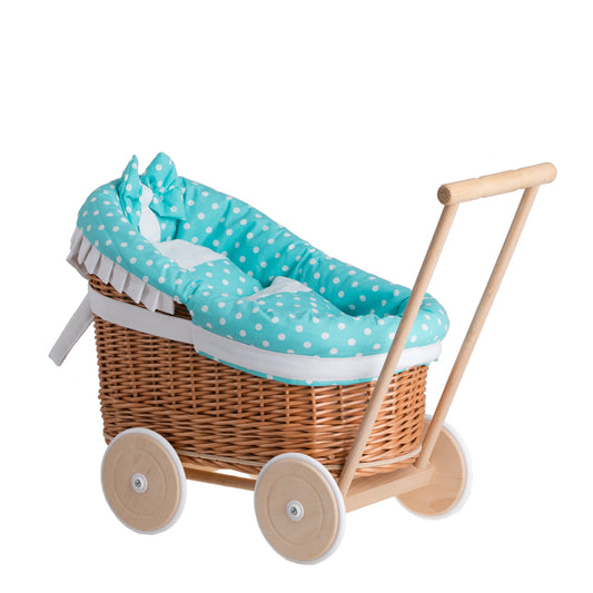 Luna wiklinowy wózek dla lalek z zielonym obszyciem, kołderką i poduszką TheWickerStories