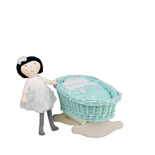 Mimi wiklinowa kołyska dla lalek z miętowym obszyciem, poduszką i kołderką TheWickerStories