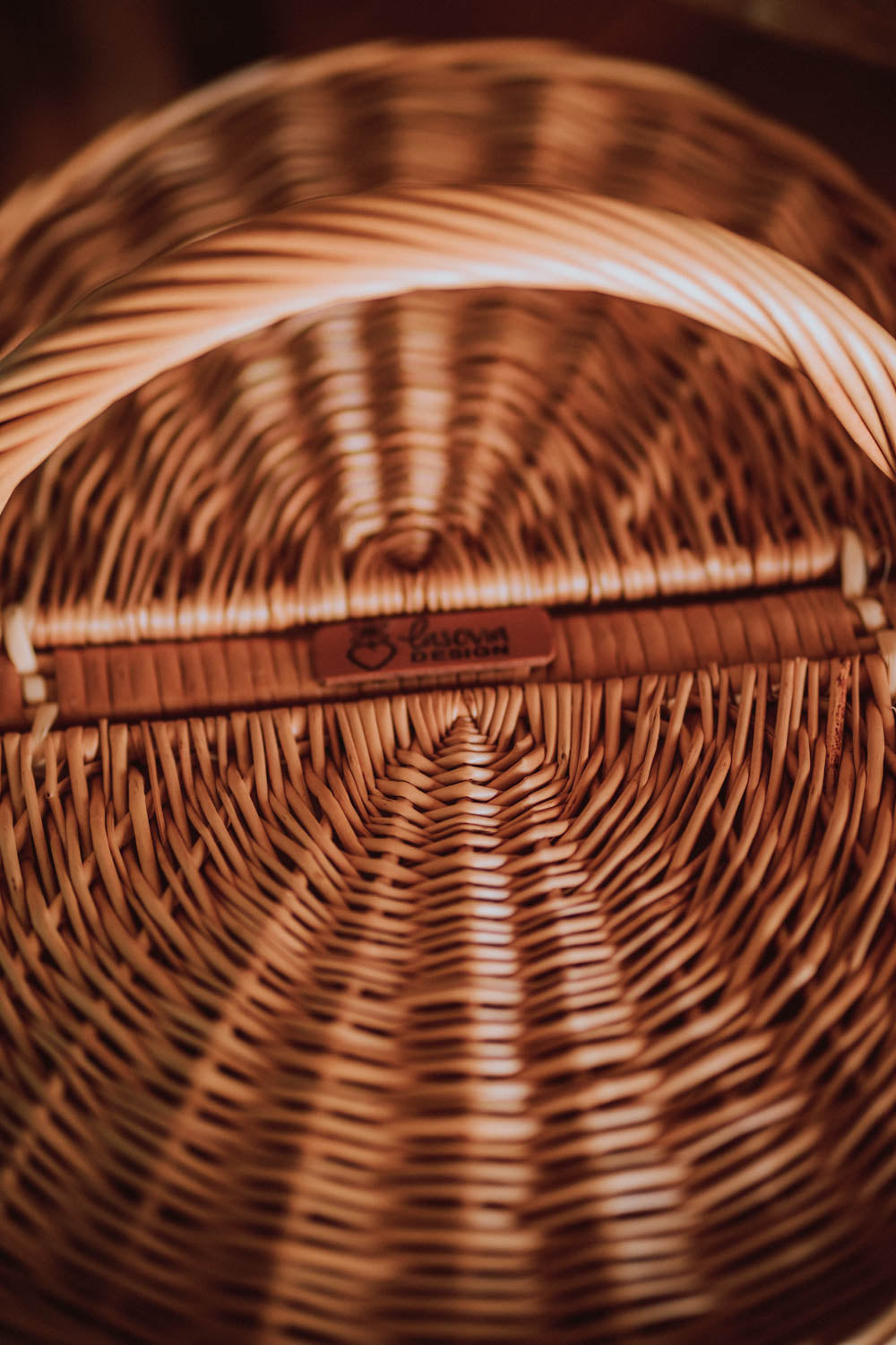 Kardia wiklinowy kosz piknikowy z pokrywą i rączką