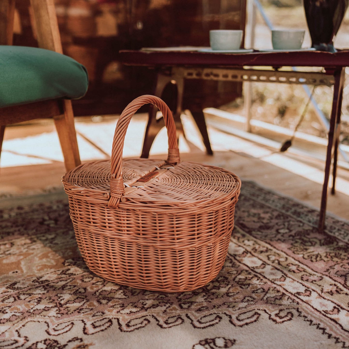 Kastalia wiklinowy kosz piknikowy z pokrywą i rączką TheWickerStories