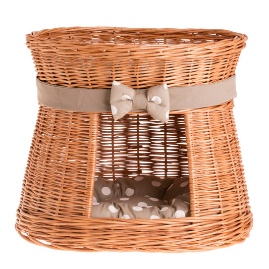 Erif wiklinowy domek dla kota z beżowymi poduszkami, dwie kondygnacje, z kokardą TheWickerStories