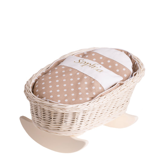 Mimi wiklinowa kołyska dla lalek z personalizacją, beżowym obszyciem, poduszką i kołderką TheWickerStories