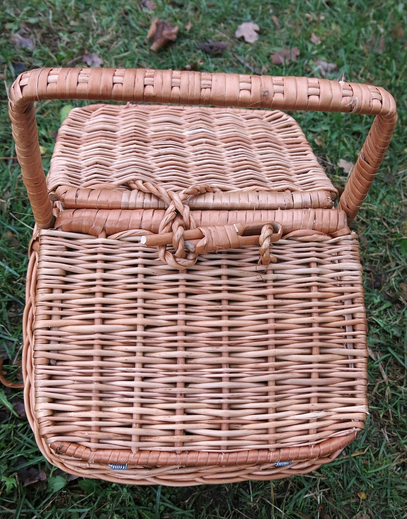 Kerria wiklinowy kosz piknikowy z pokrywą i rączką TheWickerStories