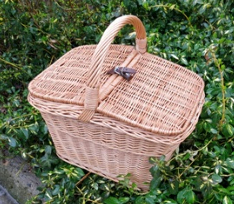 Kerria wiklinowy kosz piknikowy z pokrywą i rączką TheWickerStories