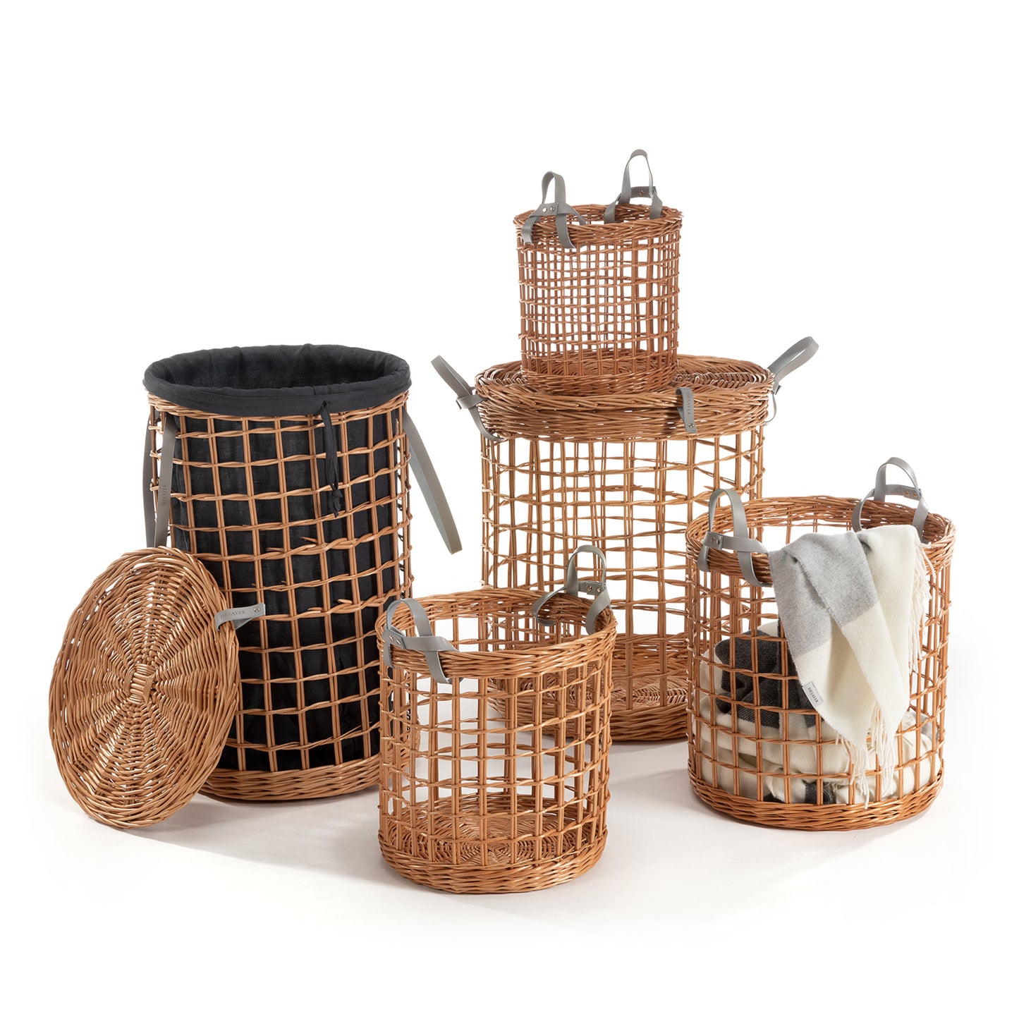 Minoria wiklinowy kosz do przechowywania i na pranie z uchwytami skórzanymi TheWickerStories