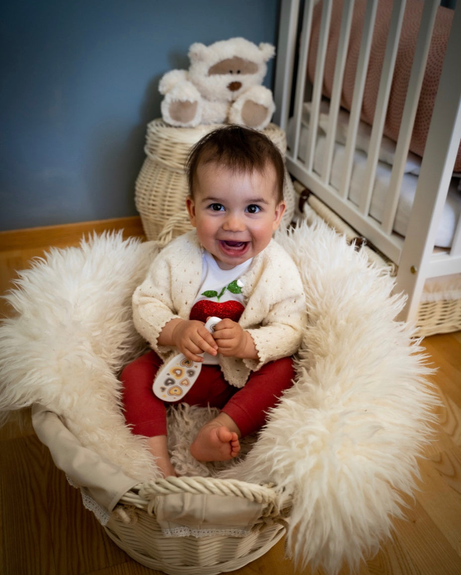 Milvus wiklinowy kosz z szarym obszyciem i uchwytami TheWickerStories