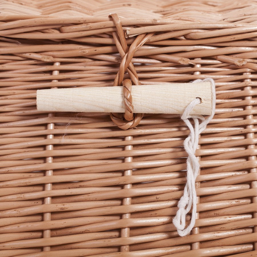 Marone wiklinowy koszyk rybacki z paskiem i zamknięciem TheWickerStories