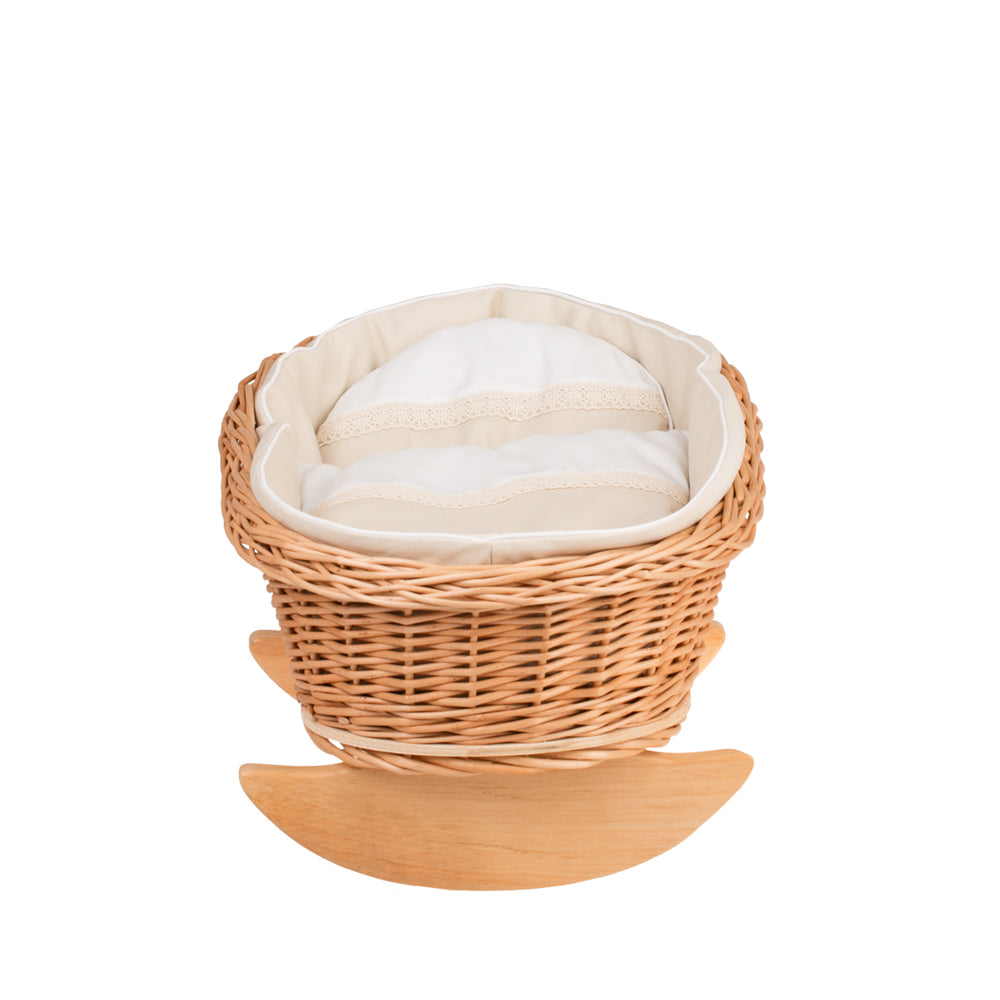 Mimi wiklinowa kołyska dla lalek z beżowym obszyciem, poduszką i kołderką TheWickerStories