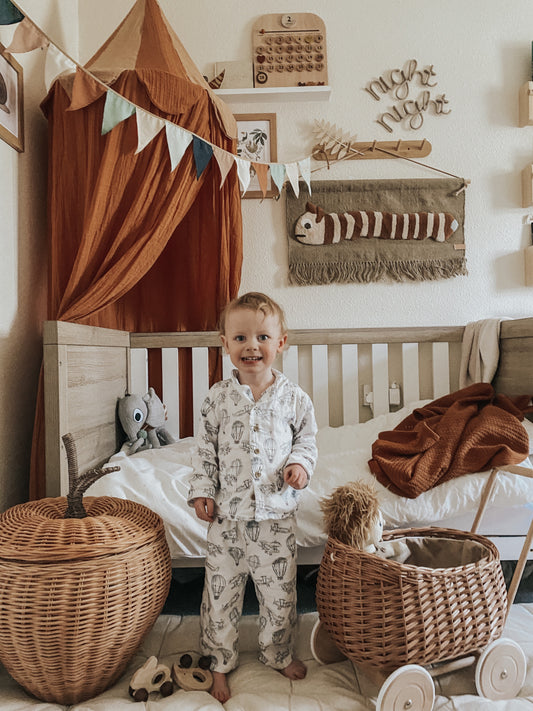 Luke wiklinowy wózek pchacz z beżowym obszyciem TheWickerStories