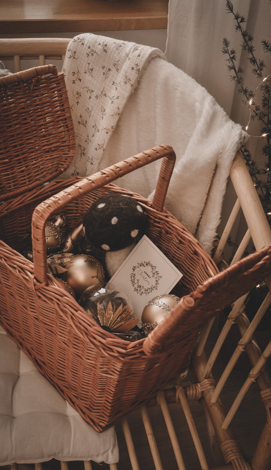 Kastulia wiklinowy koszyk piknikowy z wiekiem TheWickerStories